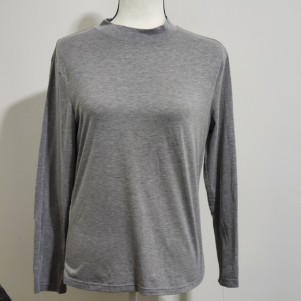 Veranee Top, long sleeve gray tee size XL